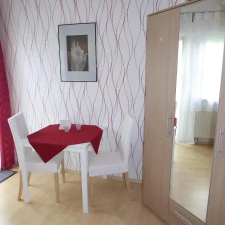 منزل للإقامة Goettliche Vogelstimmen Gaeste Aus 60 Nationen *